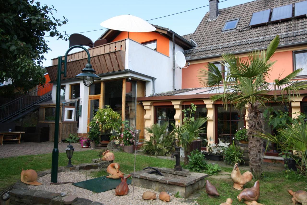 Eifelvulkan Neichen ภายนอก รูปภาพ