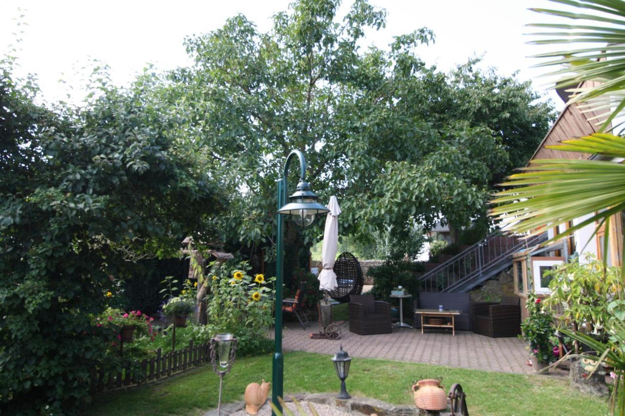 Eifelvulkan Neichen ภายนอก รูปภาพ